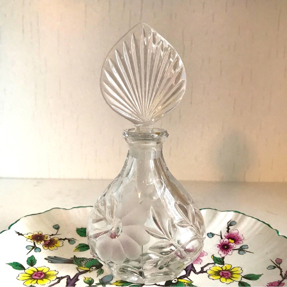 Vintage Princess House Etched Pressed Crystal Perfume Bottle and Fan Sto…